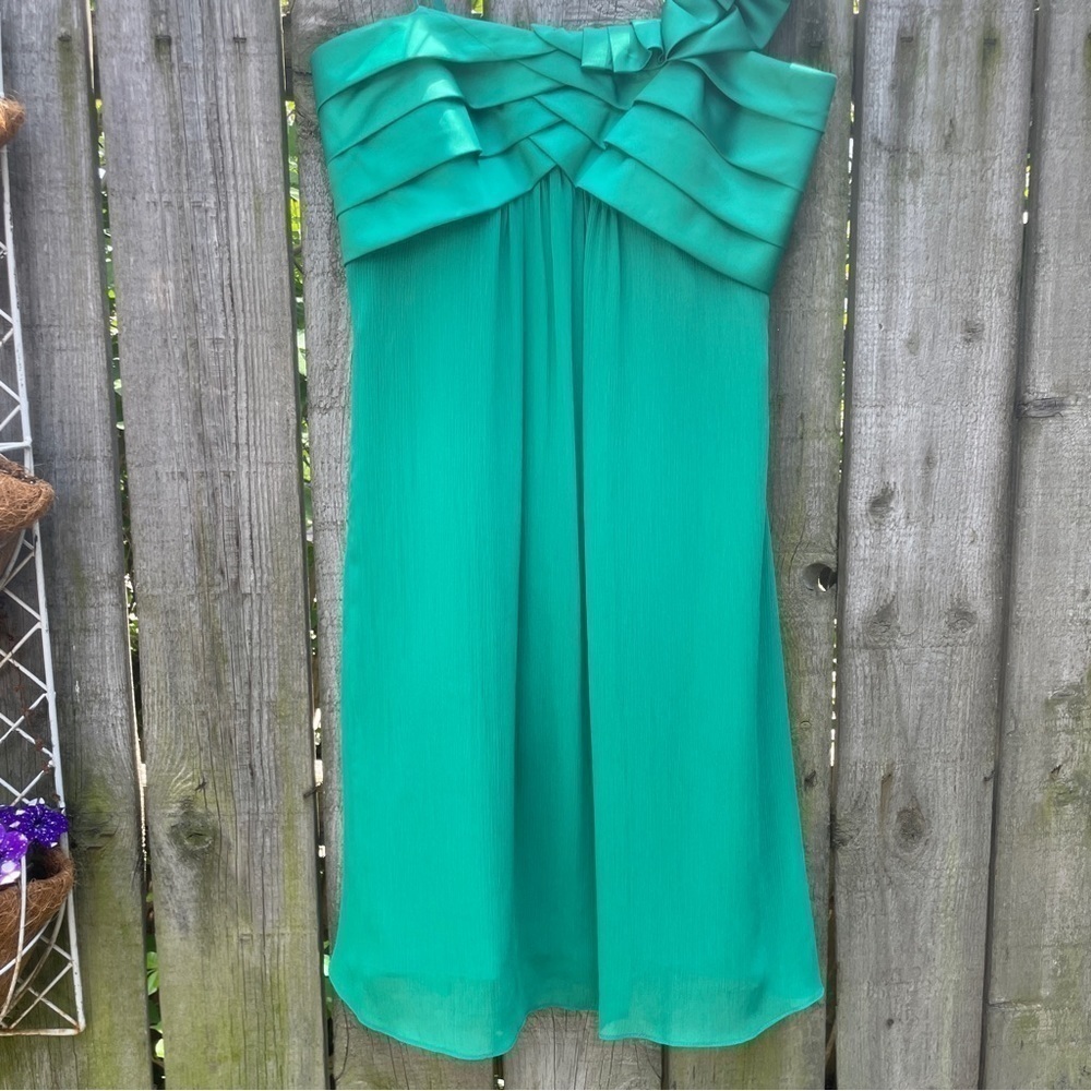 Max and Cleo Green Chiffon Spiral One Shoulder Mini Dress - Picture 5 of 9